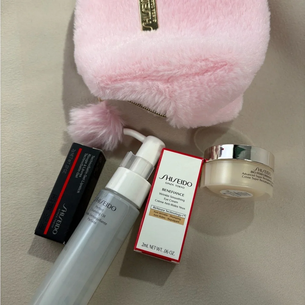 Shiseido Skincare set - Picture 3 of 10